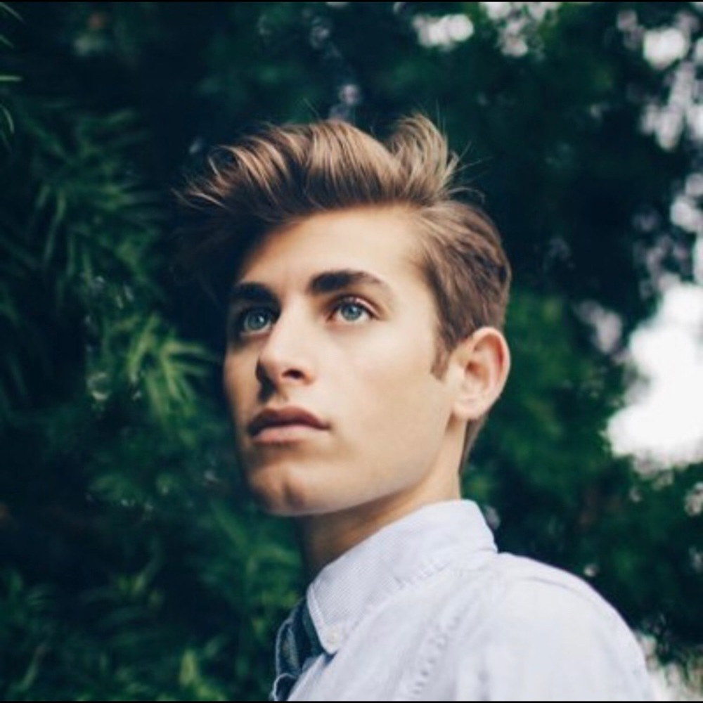 Meet your Posher, Adam